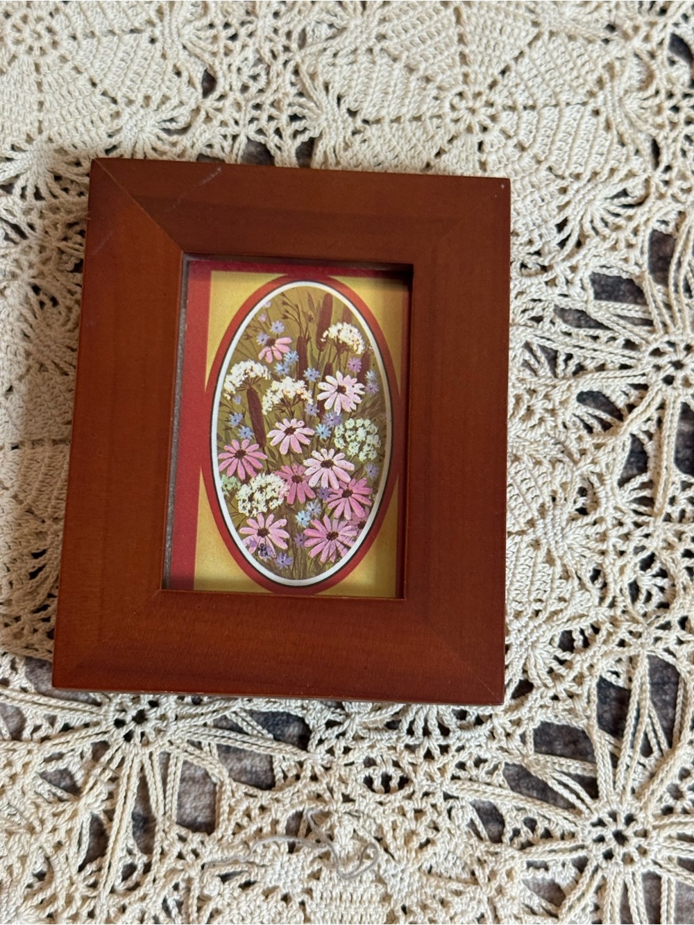 Vintage Framed Wildflower Print – Retro Floral Wall Art – Small Wood Frame